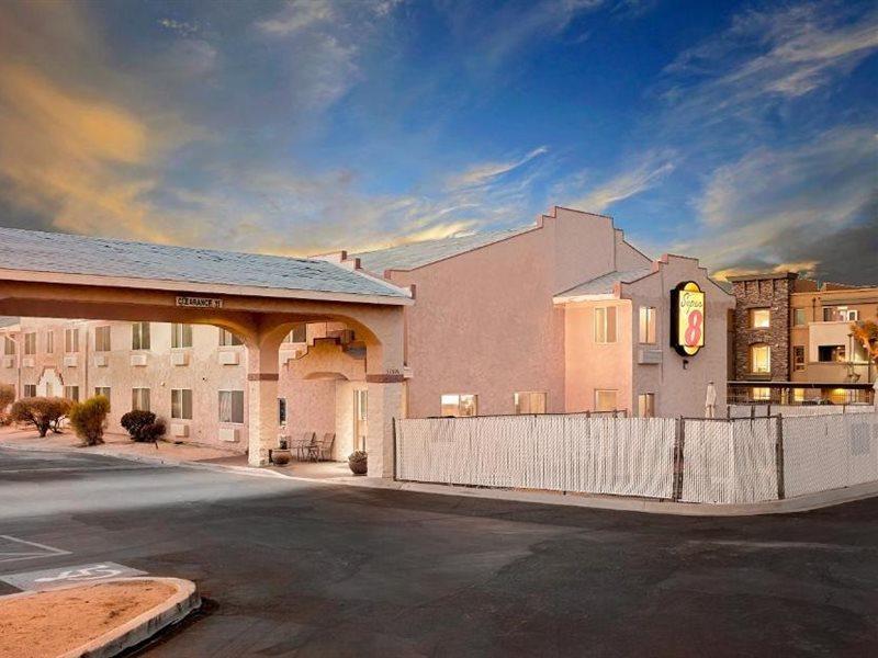 Motel Super 8 By Wyndham Yucca Val/Joshua Tree Nat Pk Area Yucca Valley Exterior foto
